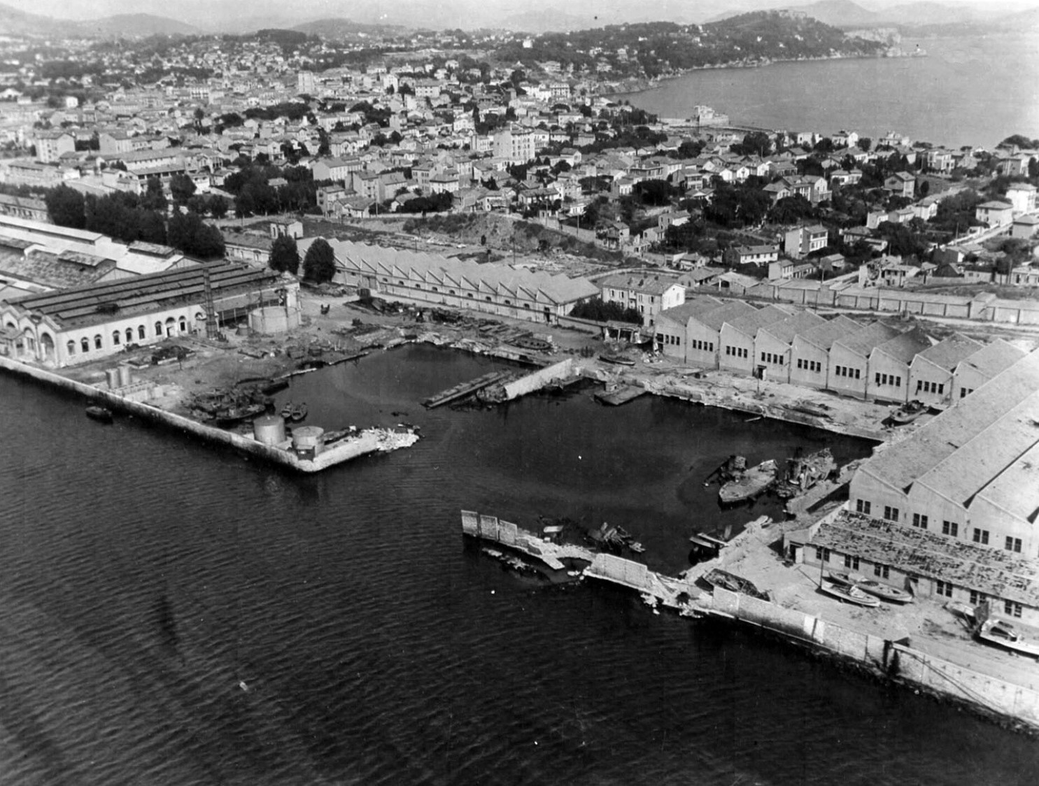 1945 - Arsenal du Mourillon après la guerre, Toulon