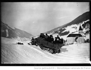 camion chenille sur neige à St Hugues 1930
