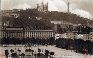Lyon place bellecour et fourvière 1909