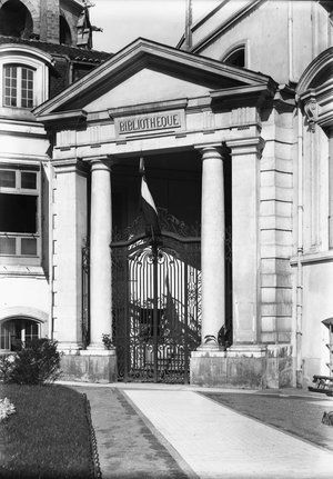 Portail d'entrée de la Bibliothèque de Lyon 1915