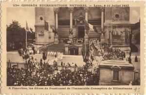 Elèves du Pensionnat de Villeurbanne en visite à Fourviere 1922