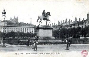 Lyon Statue du chevalier Louis XIV 1925