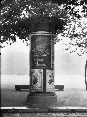 colonne morris place bellecour 1930