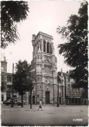 Place st Roch & L'église 1935