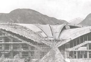 Construction du palais des sports de Grenoble pour les jeux olympiques 1966