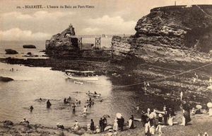 Baignade sur la plage du port vieux 1902