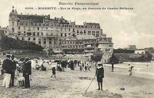 La grande plage et le Casino Bellevue 1920