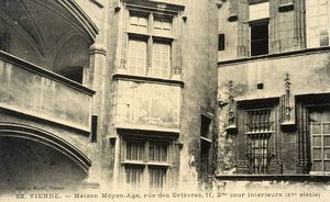 Facade du moyen Âge dans les rues de vienne 1902