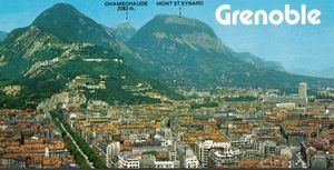 Vue aérienne Grenoble jean jaures les monts (St Eynard et Chamechaude) 1978
