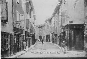 La grande rue, toujours aussi commercante 1903