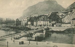 Grenoble, le pont de l'esplanade et les quais 1907