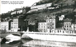 Grenoble, le quai perriere et l'institut de Géographie 1960