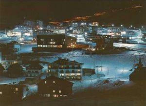 Le village vu de nuit 1957