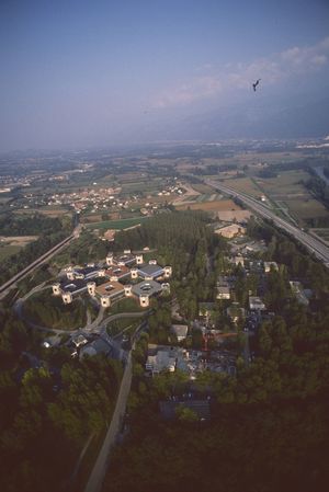 Meylan, le centre national d'études des télécommunications et l'Isère 1988