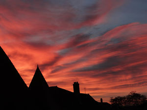 Les toits de la tour-du-pin au coucher du soleil 2015