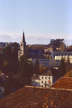Vue sur les toits de Rives et l'église sainte Valére 1984