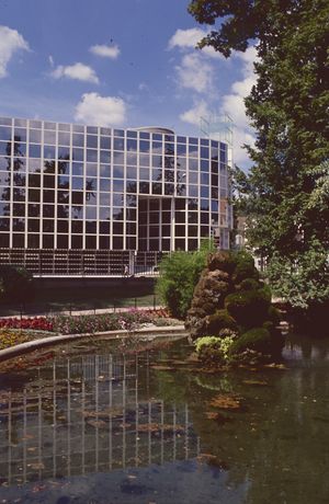 Le Bâtiment CEVE et le parc de Voiron 1985