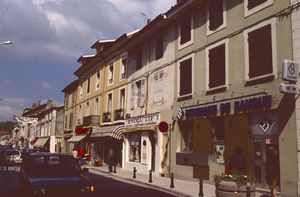 Rue commerçante de Rives 1985
