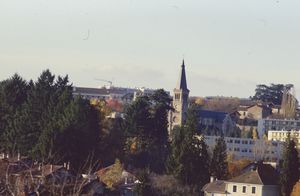 Les toits de Rives et l'église Sainte-Valère 1985
