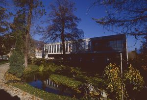 La mairie de Voiron et son parc 1982