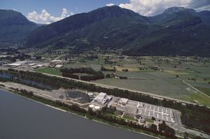 Vue aérienne de la zone industrielle entre Voreppe et le Fontanil 1988