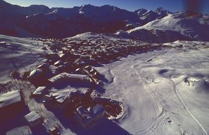 Vue aérienne de l'Alpe d'Huez 1982