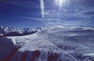 Vue aérienne des pistes de l'Alpe d'Huez 1982
