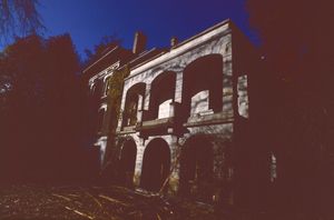 Ruines d'une gentilhommière à Rives 1984