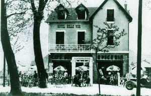 Le café et l'hôtel Bellevue à Echirolles 1900