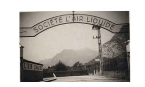 Société l'Air Liquide dans la zone industrielle des vouillants 1950