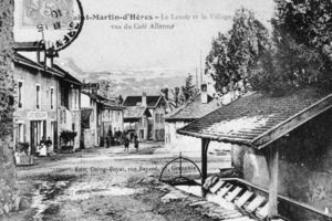 Le lavoir et le village 1900