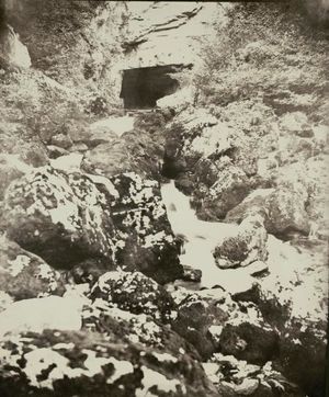 La grotte carrée, la sortie des cuves de Sassenage 1910