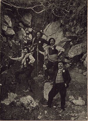 Les guidees Lanat et Hourseau aux cuves de Sassenage 1880