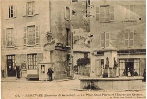 L'ancienne Place Saint Pierre et l'entrée des Cuves 1890