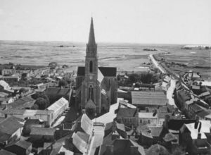 L'église, le Bourg et la Campagne 1940