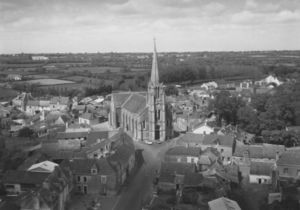 L'église et le Bourg 1950
