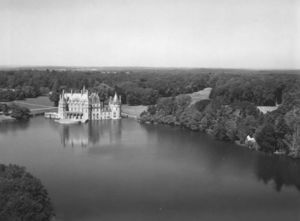 Le Château de la Bretesche et l'étang 1950