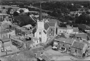 L'église et la place 1950