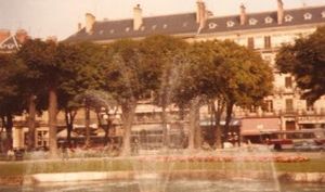 Vue depuis la fontaine, place Victor Hugo 1980