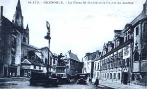 La place St-André et le Palais de Justice 1899