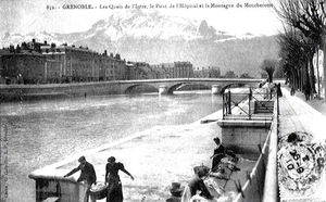 Les quais de l'Isère, le pont de l'hôpital 1905