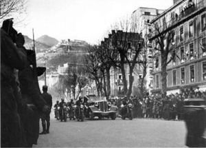 Le Maréchal Pétin en visite officielle à Grenoble, cours Jean Jaurès 1941