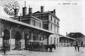 Fiacre devant la Gare 1908