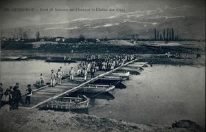 Pont de bâteaux sur l´Isère et la Chaîne des Alpes 1898