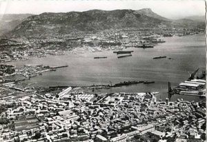 Port de Brégaillon, rade de Toulon (vers 1950). 1950