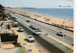 Véhicules sur le front de mer et la plage 1965