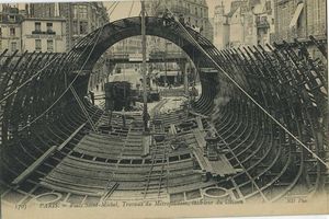 Travaux du métropolitain, l'intérieur du caisson 1898