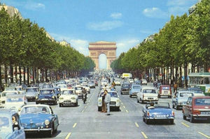 Circulation sur les Champs Élysées 1970