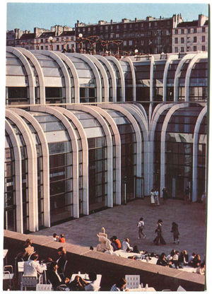 Le Forum des Halles, inauguré en 1979 1980