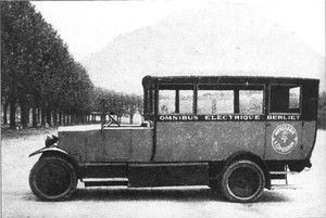 Omnibus éléctrique, pendant  l'Exposition International de 1925 1925